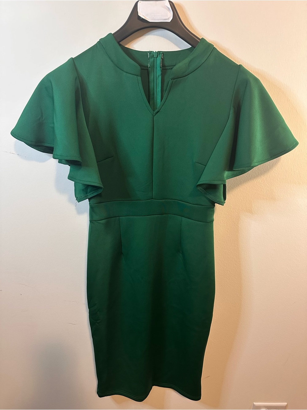 Elegant Green Flutter-Sleeve Sheath Dress M